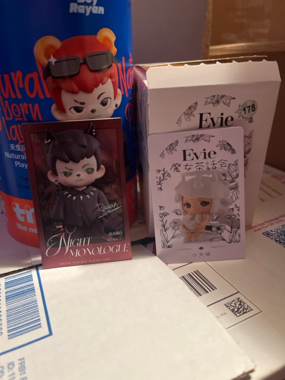 Evie Mini Figurine & Night Monologue Collectible Set - White, Black, Red